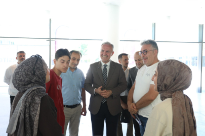 İnegöl Belediyesi tercih sürecinde de öğrencilerin yanında