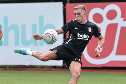 Beşiktaş'ta Leandro Trossard ilk antrenmanına çıktı