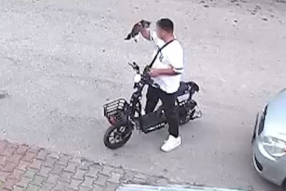 Güvenlik kamerasına yansıyan vahşet: Önce öptü sonra boğdu!