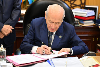 Terörsüz Türkiye için ilk adım: Bahçeli imzayı attı!