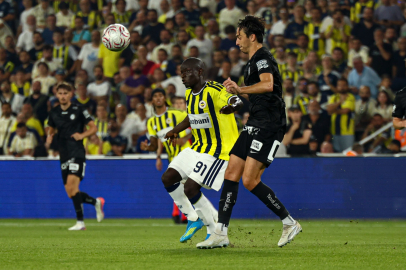 Fenerbahçe Kadıköy'de avantajı kaptı: Sturm Graz'ı 2-0 yendi!
