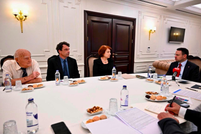 Bakan Gürlek, Uğur Mumcu'nun ailesiyle görüştü