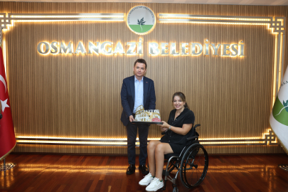 Dünyanın tek engelli kadın ralli pilotundan Başkan Aydın’a ziyaret!