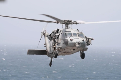 Hürmüz'de gerilim tırmanıyor: Helikopterden füzeler fırlatıldı!