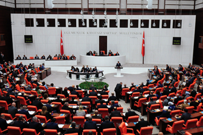 TBMM'deki tarihi oylamanın partilere göre oy dağılımı belli oldu!