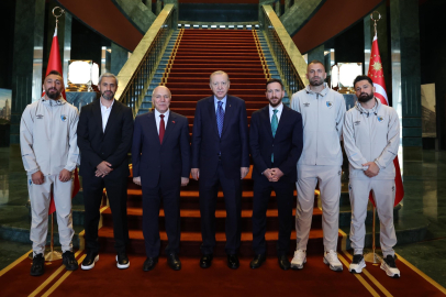 Cumhurbaşkanı Erdoğan Erzurumspor FK heyetini kabul etti