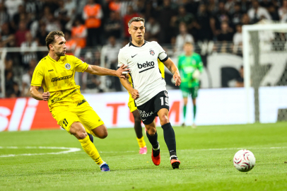 Leandro Trossard ilk kez Beşiktaş formasını giydi