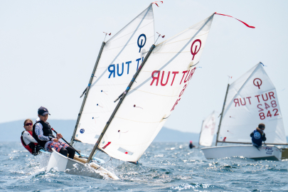 14. TAYK-Eker Olympos Regatta'da Bursalı genç yelkenciler rüzgarla yarışıyor!