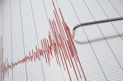 İspanya'da 5 büyüklüğündeki deprem, hasara yol açtı