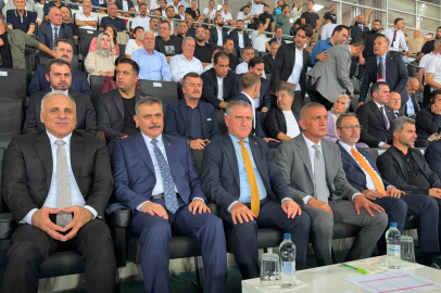 Bakanlar ve TFF Başkanı Diyarbakır'da maçı izledi!