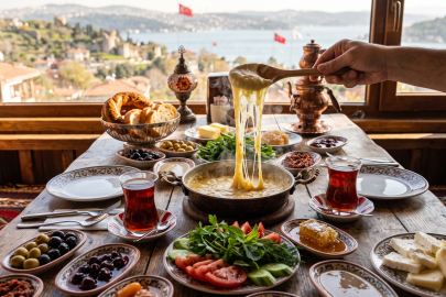 Pazar kahvaltısının yıldızı: Uzayan tel tel Mıhlama