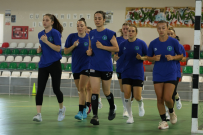 Büyükşehir Kadın Hentbol Takımı yeni sezona hazır!