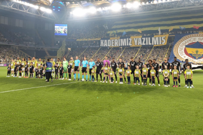 Fenerbahçeli taraftarlardan Lyon maçına özel koreografi
