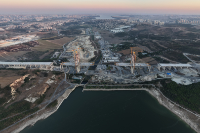 Kanal İstanbul'da tarihi an: İlk köprüde montaj sürüyor