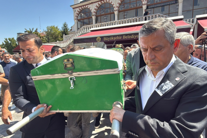 Yılmaz Büyükerşen'in acı günü: Kardeşi son yolculuğuna uğurlandı