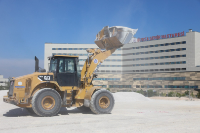 Şehir Hastanesi'nde yollar yenilendi: Otoparkta sona gelindi
