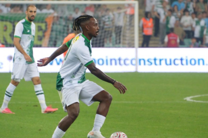 Bursaspor İstanbul'da kayıp: Karagümrük 2-1 kazandı