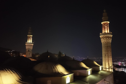 Mevlid Kandili'nde Bursa Ulu Cami'ye akın ettiler