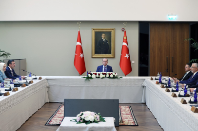 Erdoğan Ahlat'ta Kabine sonrası konuştu: Sürece omuz verin