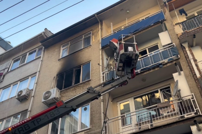 Osmangazi'de daire yangını: Mahalle sokağa döküldü