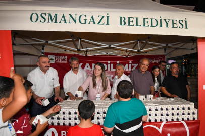 Osmangazi'de kandil bereketi: Cami çıkışında simit ikramı