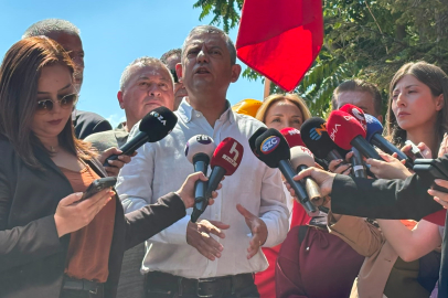 Özgür Özel eylemdeki Doruk Madencilik işçilerini ziyaret etti