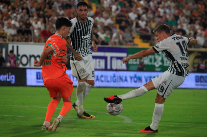 Beşiktaş maçındaki pozisyon yargıya taşındı: Hakemlere suç duyurusu