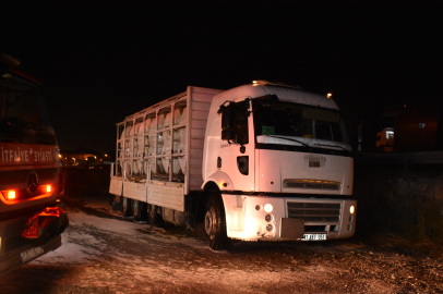Kamyondan sızan hidroklorik asit paniğe yol açtı: 2 kişi etkilendi