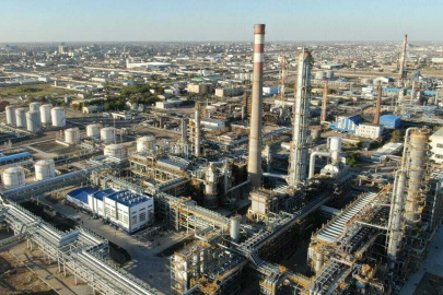 Kazakistan’da petrol rafinerisinde yangın çıktı