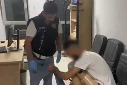 Narkotik polisi bile şaştı kaldı: Protez bacağından metamfetamin çıktı