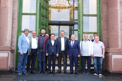 Kayseri'de dostluk yemeği: Bursaspor yönetimi ağırlandı!
