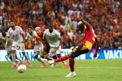Victor Osimhen, ligdeki 5. golünü attı