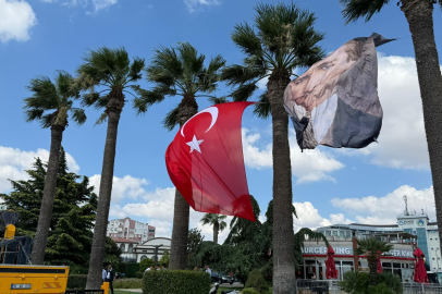 Balıkesir'de bayrak krizine AK Parti'den sert tepki geldi!