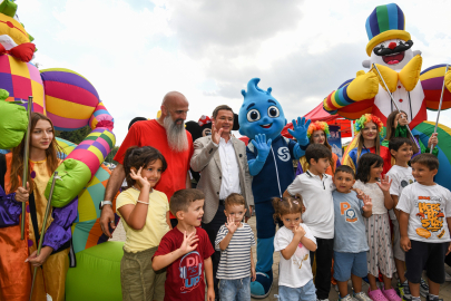 Başkan Erkan Aydın festivalde çocukların neşesine ortak oldu