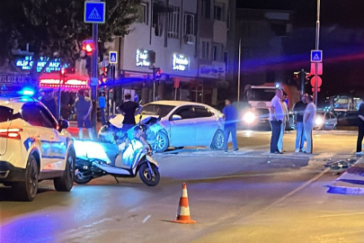 Bursa'da kavşakta feci çarpışma: 9 kişi hastanelik oldu!