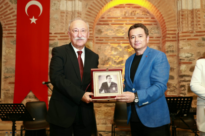 Osmangazi'de 104. yıl coşkusu: Altan Erkekli ile 'Bir Memleket Hikayesi'