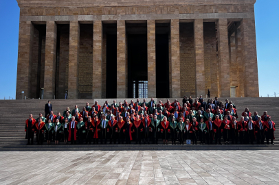 Yargıtay'dan yeni adli yılda Anıtkabir'e resmi ziyaret!