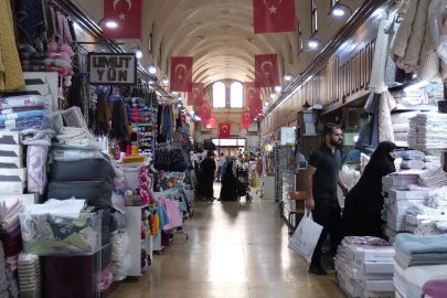 İnegöl'de 5. Alışveriş Şenliği: Dükkanlar 22.00'ye kadar açık