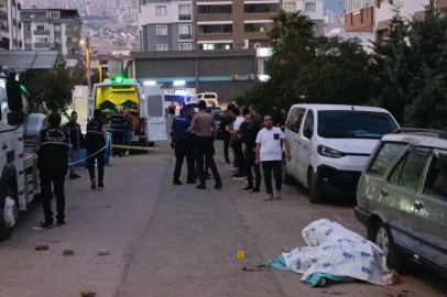 Önce karısını öldürdü, ardından intihar etti