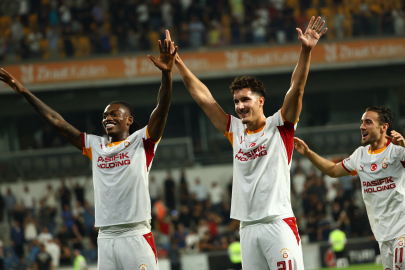 Galatasaray’da maç sonu üçlüsü Rafael Leao ve Deniz Gül’den
