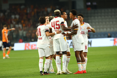 Sara 90'da sahneye çıktı: Galatasaray Başakşehir'i 3-2 yendi