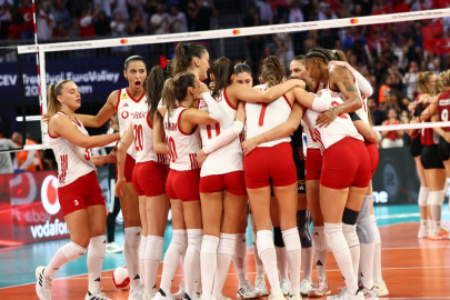 Filenin Sultanları finalde: Sırbistan'a set vermedik