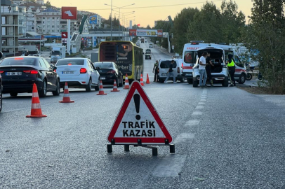 Bursa-Mudanya yolunda feci kaza! Motosiklet sürücüsü yola savruldu