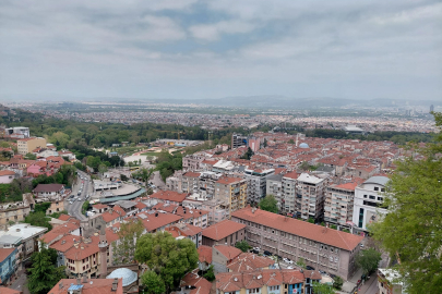 Bursa'da parçalı bulutlu ve sıcak bir gün