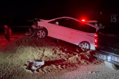 Bursa'da ilginç kaza: Savrulan otomobil toprak rampada durdu