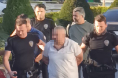 İşten çıkarılınca kılıç ve silahla belediye binasını bastı