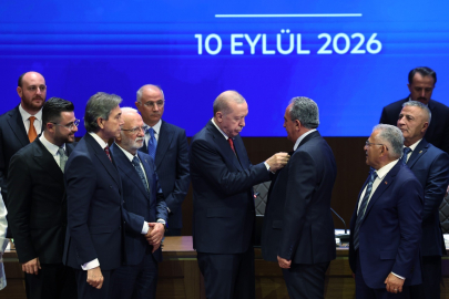 Rozetleri Erdoğan taktı: CHP'den seçilen 2 başkan saf değiştirdi