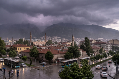 Bursa yeni haftaya gök gürültülü sağanakla başlıyor