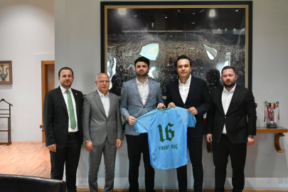 AK Parti'den Bursaspor'a çıkarma: Enes Çelik ile bir araya geldiler