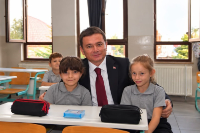Başkan Erkan Aydın'dan ilk ders zilinde öğrencilere ziyaret